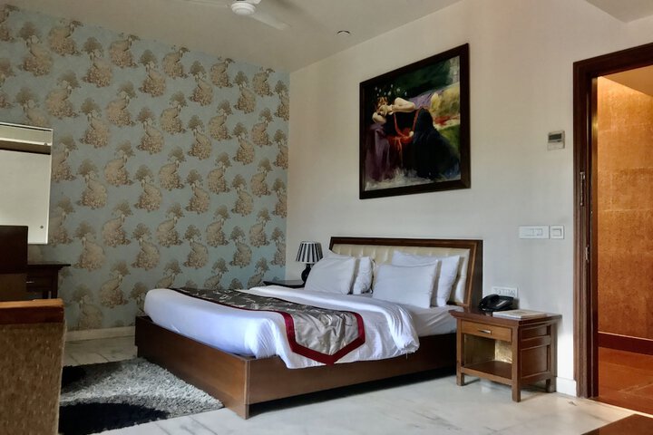 Room 82 of 288
