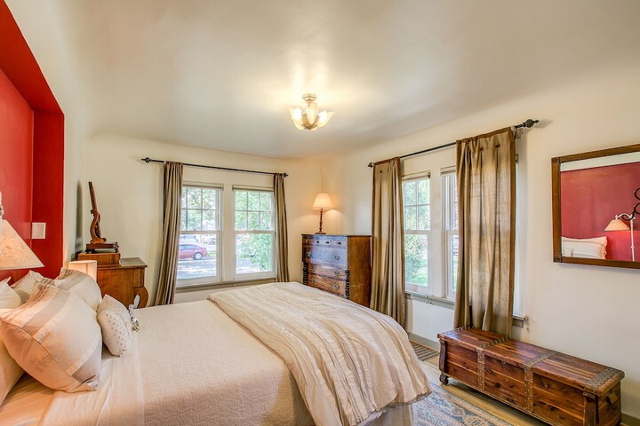 Room 2 of 27