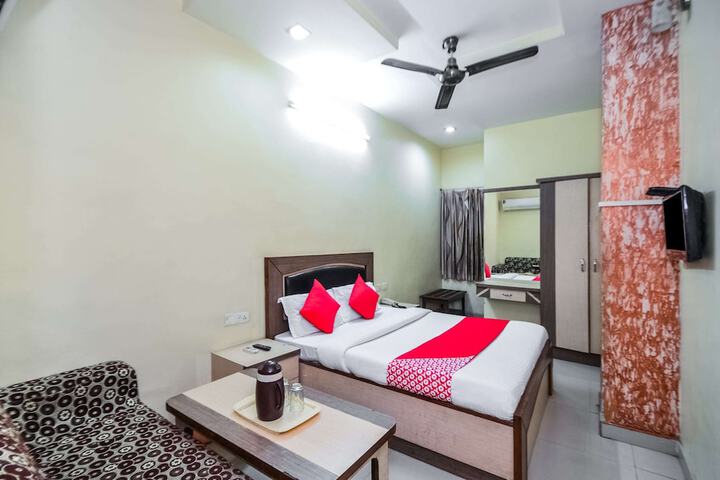 Room 15 of 25