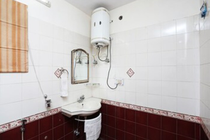 Room 4 of 23