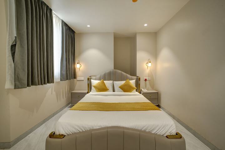 Room 6 of 63