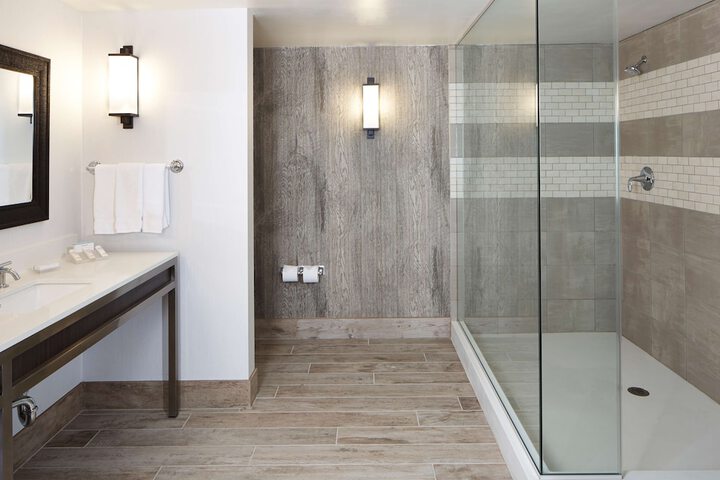 Bathroom shower