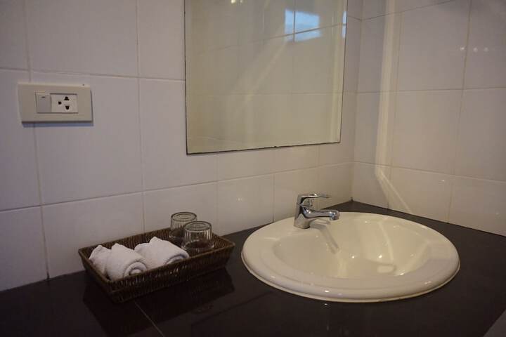 Room 9 of 26
