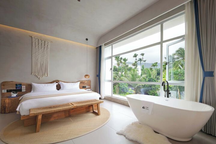 Room 52 of 62