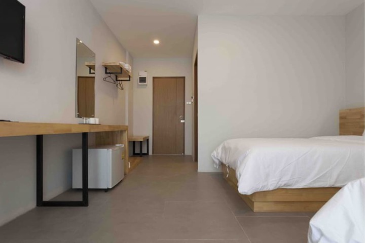 Room 14 of 28