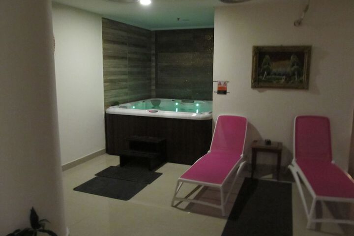 Spa 28 of 39