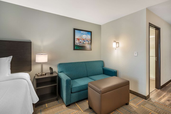 1 King Bed Microwave and Refrigerator Full Breakfast (10 of 21)