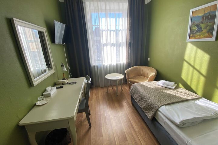 Room 213 of 272