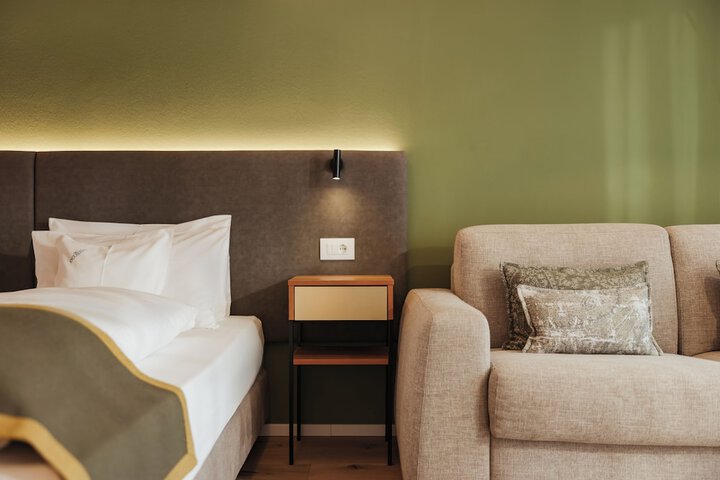 Room 9 of 49