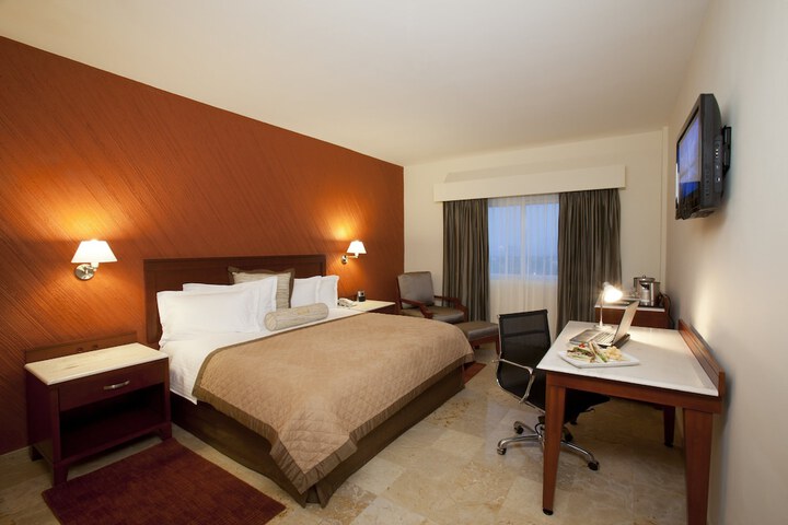 Room 9 of 27