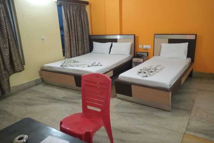 Room 10 of 14