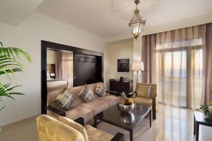 Room 34 of 74
