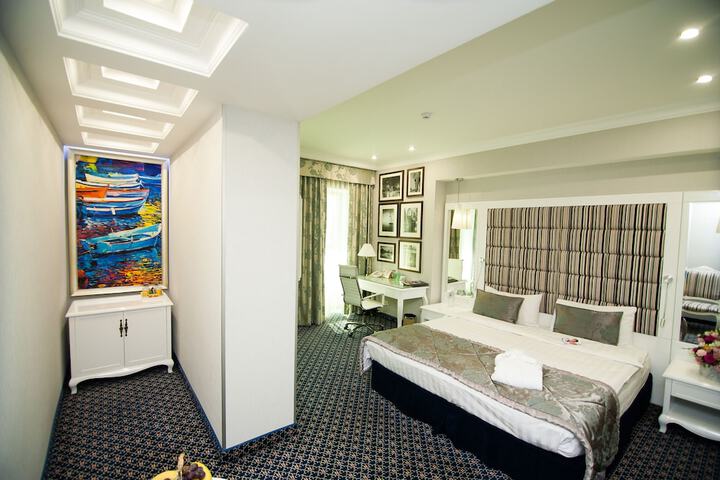 Room 5 of 50