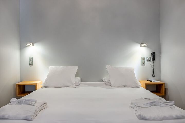 Room 28 of 209