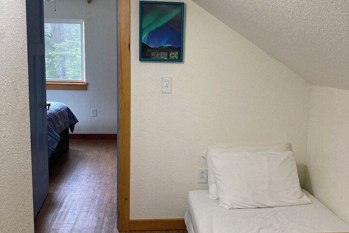 Room 27 of 79