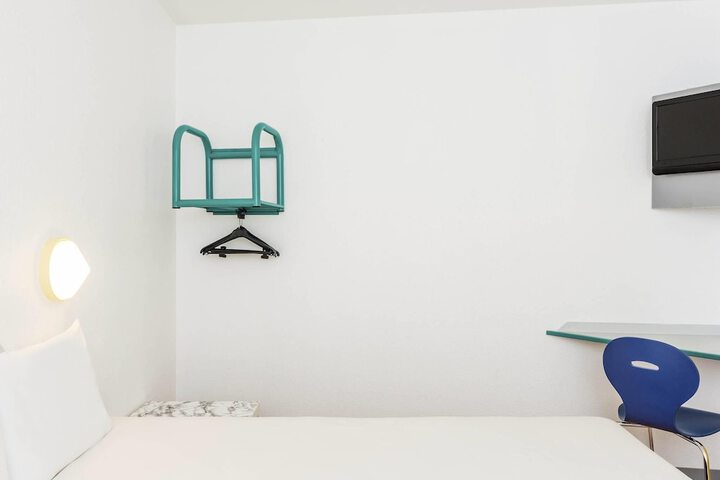Room 8 of 41