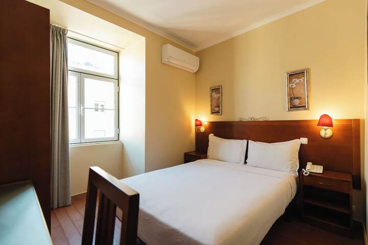 Room 17 of 49
