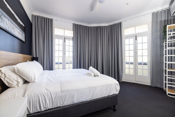 Room 2 of 19