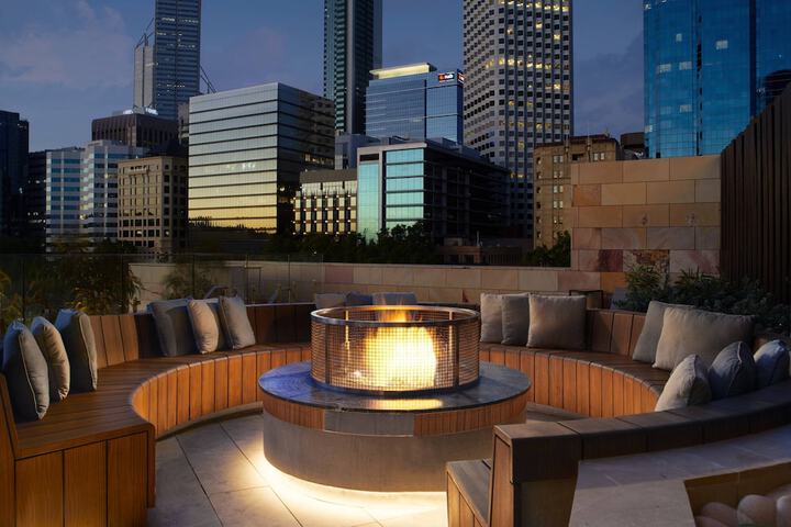 Lounge 75 of 98