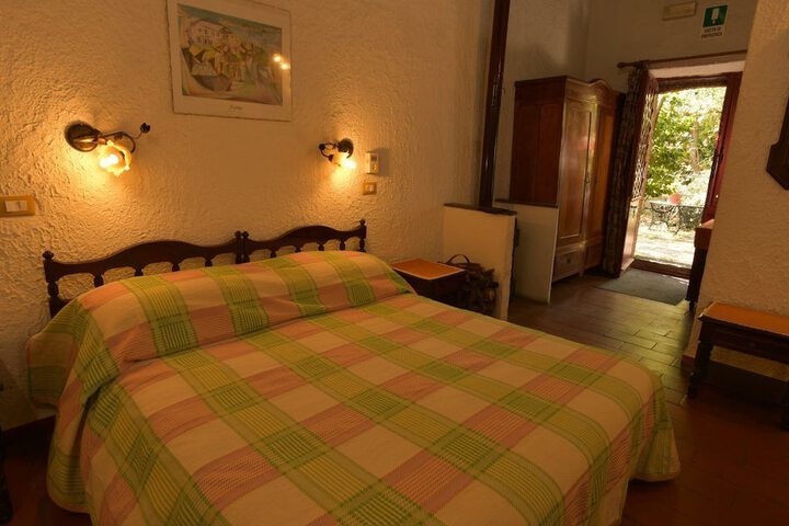 Room 9 of 37