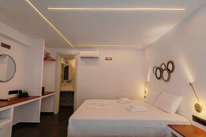 Room 38 of 102