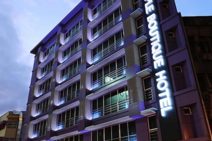 Hotel Entry
