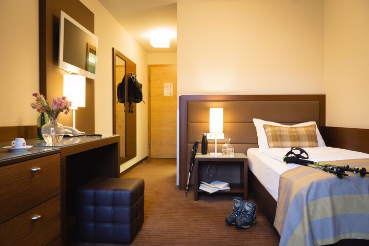 Room 12 of 82