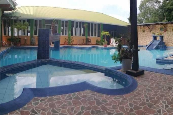 Pool 21 of 37