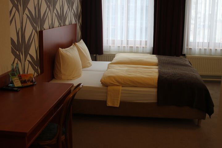 Room 3 of 46
