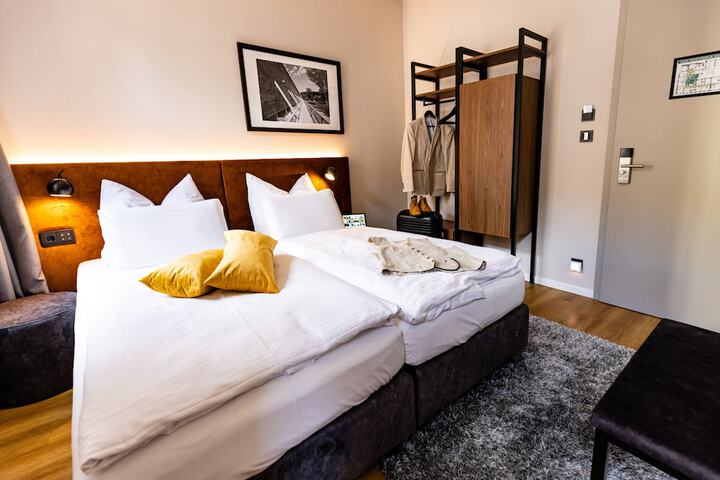 Room 14 of 42