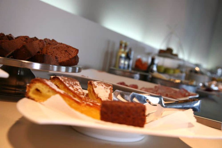 Breakfast/Coffee Service 46 of 80