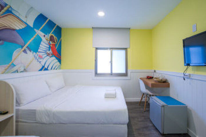 Room 16 of 39