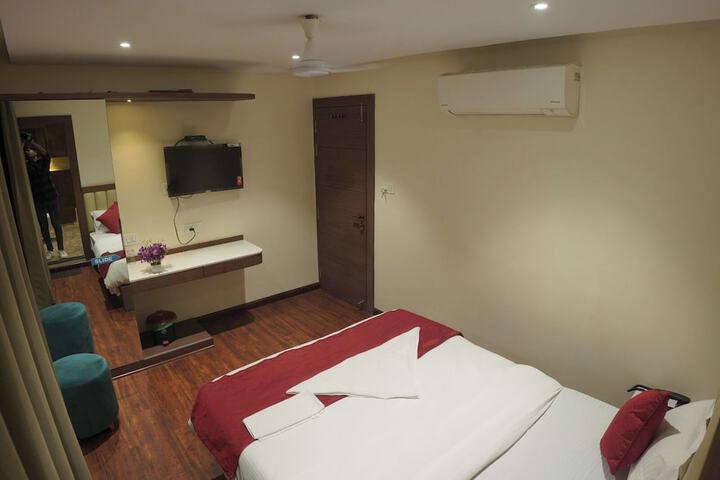 Room 7 of 29