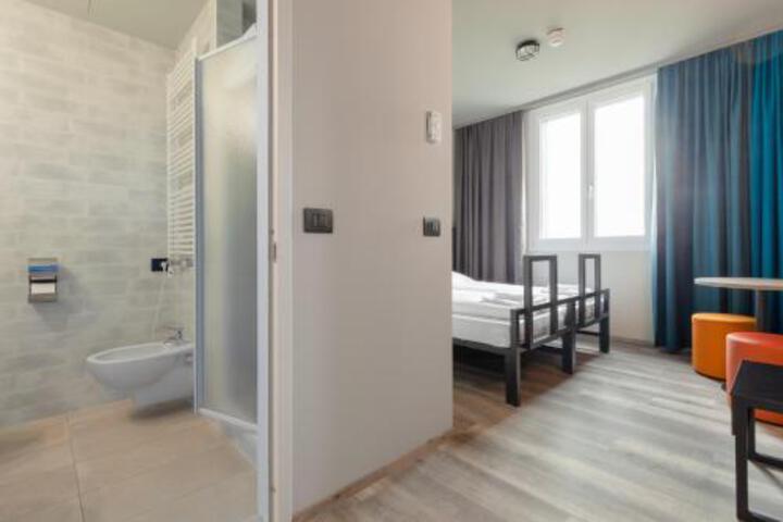 Room 6 of 36