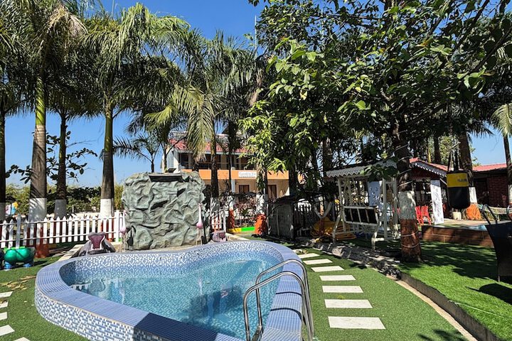 Pool 81 of 109