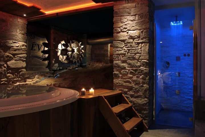 Spa 14 of 43