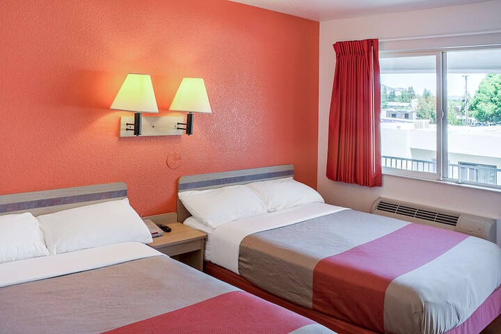 2 Double Beds (2 of 3)