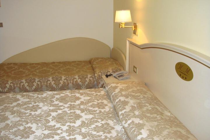 Room 16 of 61