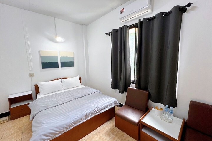 Room 7 of 27