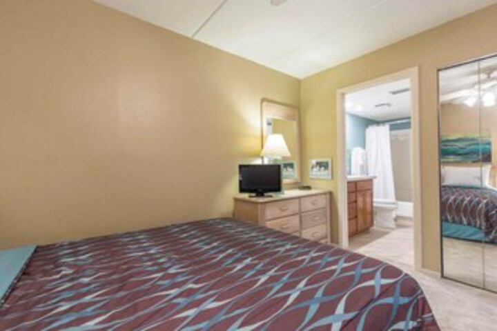 Room 30 of 33