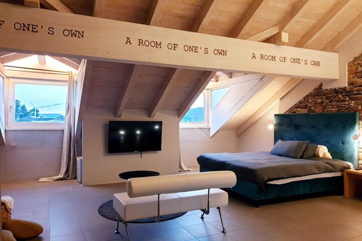 Room 9 of 72