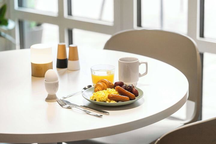 Breakfast/Coffee Service 22 of 31