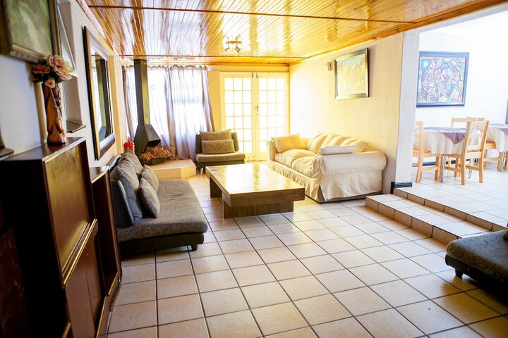 Room 16 of 28