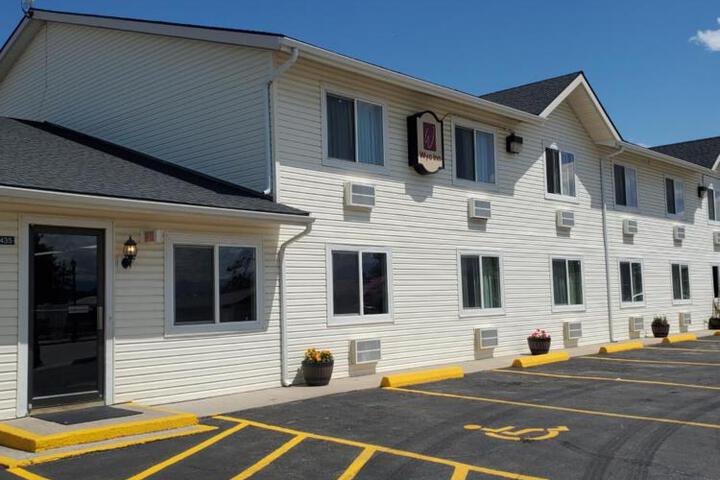 Super 8 by Wyndham Sheridan in Sheridan, WY