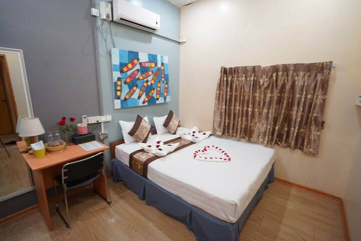 Room 26 of 43