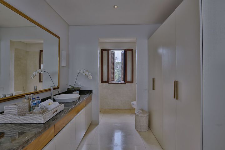 Room 15 of 20