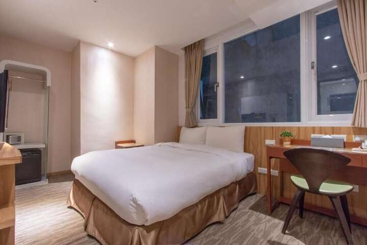 Room 32 of 67
