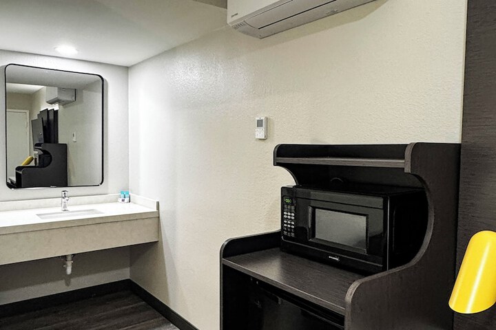 Room 26 of 41