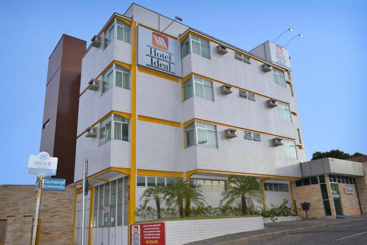 Exterior of Hotel Ideal
