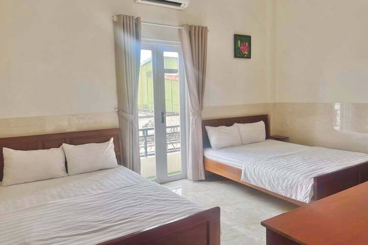 Room 4 of 27